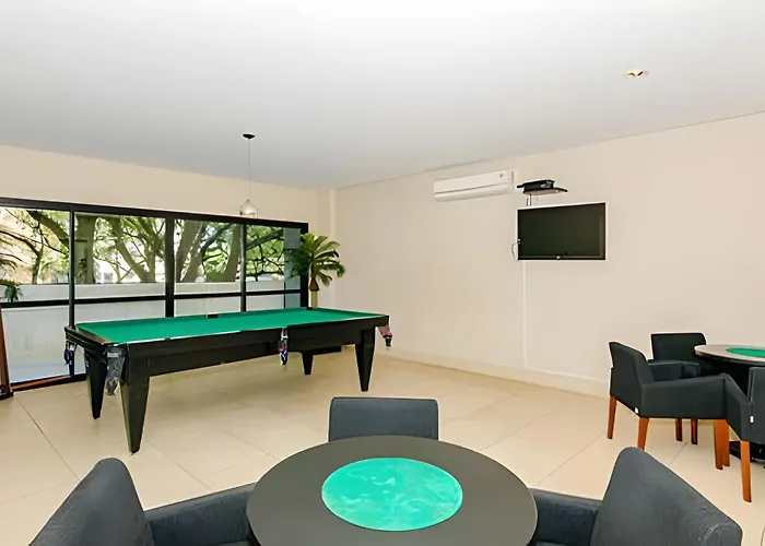 Dois quartos, lindo, garagem, Condomínio Clube Sky by UROOMS